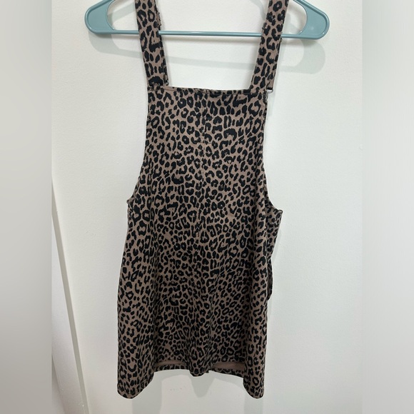 SUPER Cute Cheetah Print Overall Dress - Picture 2 of 2